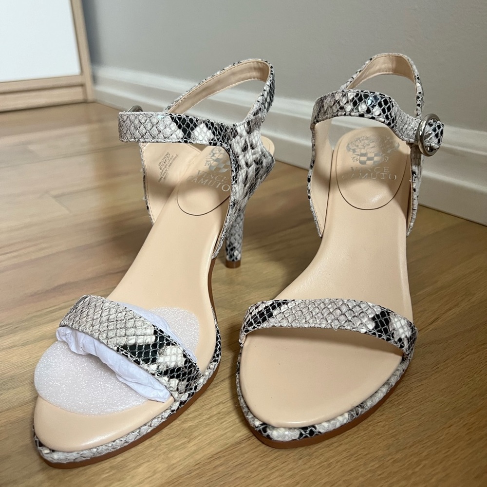 Brand new! Vince Camuto Lynona Leather Heels - Snake print, size 6.5